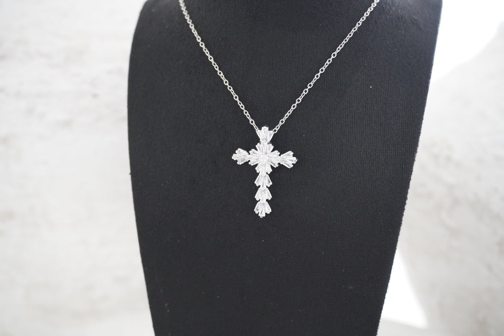 The Lumen Christi Cross Necklace (Silver)